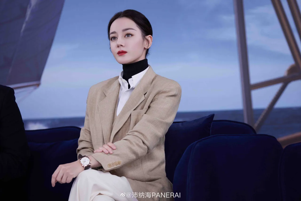 自2021年起即擔任沛納海全球代言人的中國女星迪麗熱巴,可謂是趙又廷在品牌大使家族裡的「新家人」。翻攝PANERAI微博