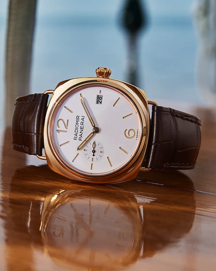 Radiomir Quaranta Goldtech紅金自動上鍊腕錶（PAM01026），55萬9000元。翻攝PANERAI IG