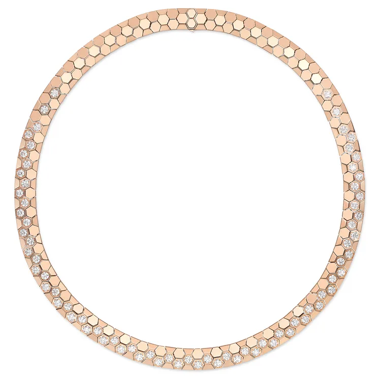CHAUMET Bee My Love系列玫瑰金鑽石項鍊，254萬4000元。品牌提供