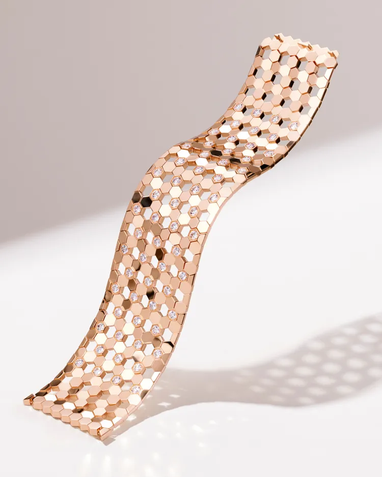 CHAUMET Bee My Love系列玫瑰金鑽石手鐲，285萬7000元。品牌提供