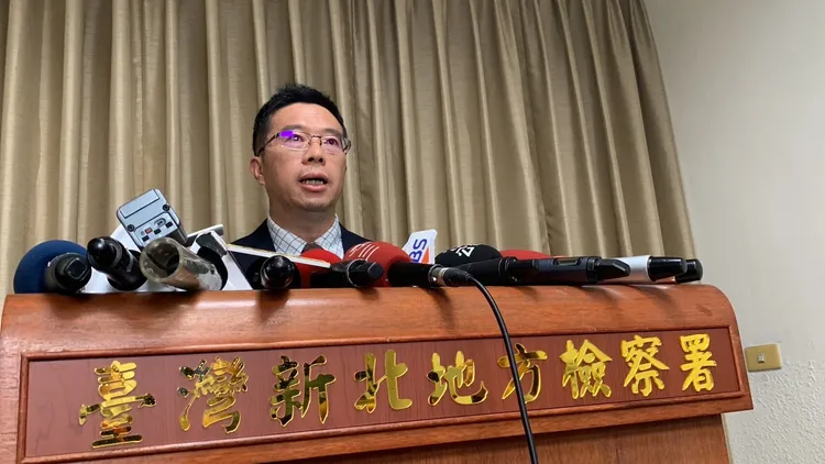 新北地檢署襄閱聶眾說明毛髮檢驗結果。丁牧群攝