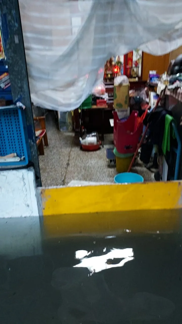 民眾貼出淹水照。翻攝自林浤澤臉書