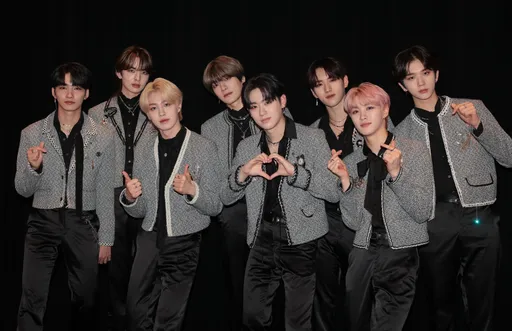 EPEX來台遇暴雨樂當雨男代名詞 吃貨狂嗑14碗牛肉麵