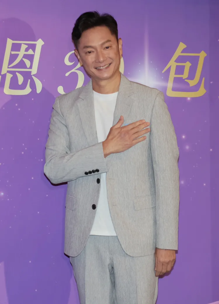 謝祖武今年送走失智母親。彭欣偉攝