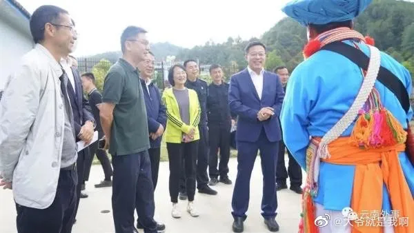 趙立堅沈潛之後罕見露面。翻攝微博