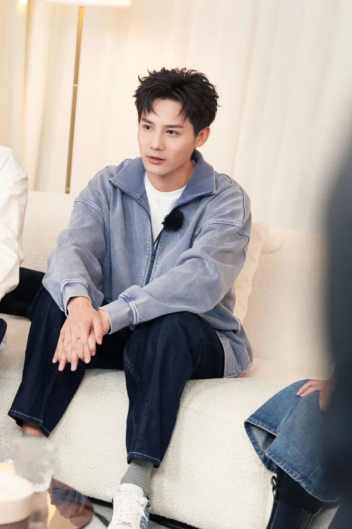 鄭業成也有拍攝《英雄志》。翻攝鄭業成工作室微博