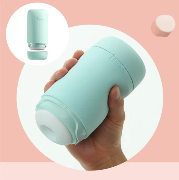 TENGA Puffy 悠柔杯球體綠以清爽的薄荷綠呈現，杯體大小不一的滾珠設計。TENGA提供