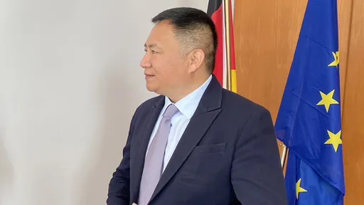 王丹駁斥「強吻強暴未遂」 他po對話再批:一句對不起這麼困難嗎