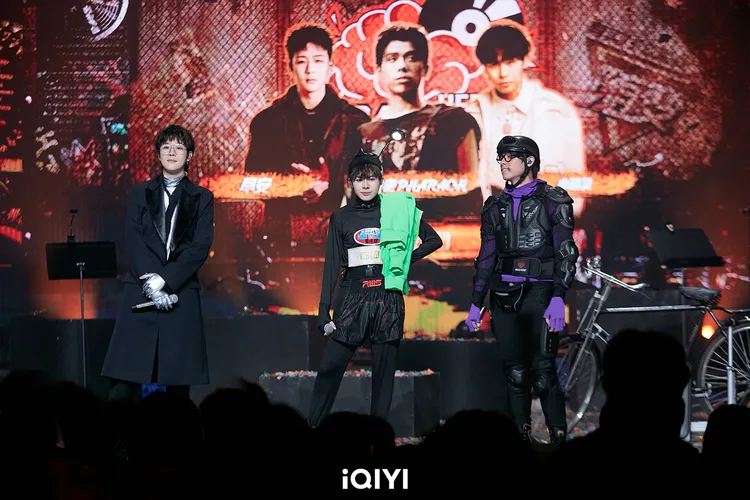 早安(左起)、小精靈、法老表演《健將plus》超瘋癲。愛奇藝提供