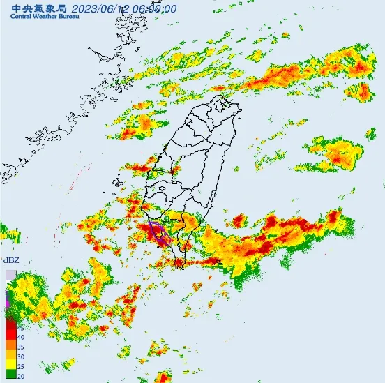 氣象局清晨對高屏發布大雷雨訊息