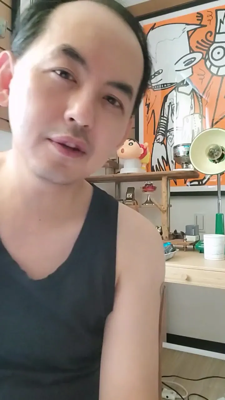 黃子佼拍影片道歉並訴說心路歷程。翻攝黃子佼臉書