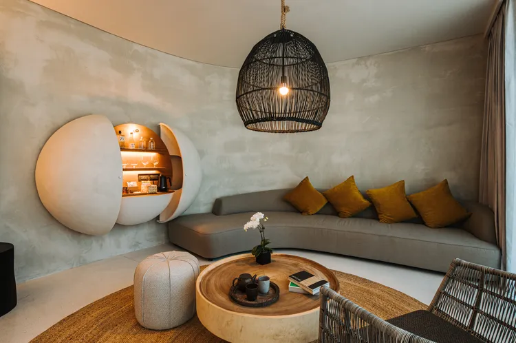 「平原房」的圓弧空間，聲音包覆效果相得益彰，二泊四食三天兩夜專案價6萬1900元。了了礁溪提供