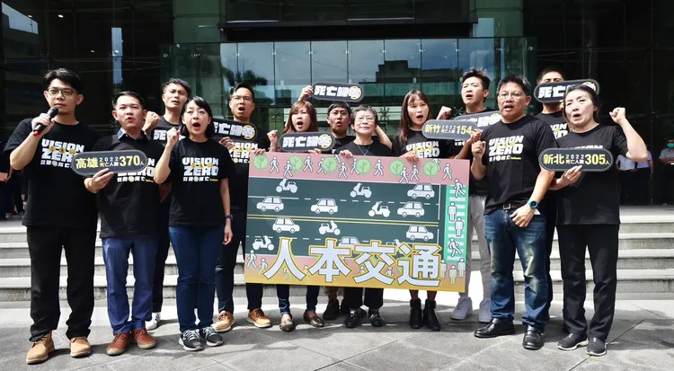 2022年我國交通死亡人數高達3,085人，創下十年新高。林林攝