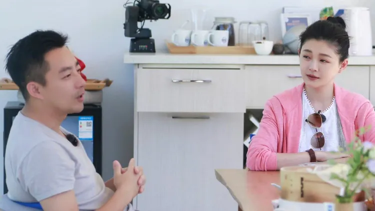 大S（右）和汪小菲讓「剝蝦」成為網友討論話題。翻攝幸福三重奏微博