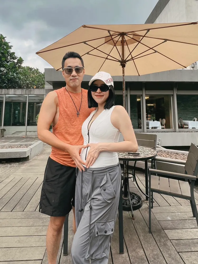 余祥銓（左）和未婚妻柔柔，本一直以為寶寶是男孩。翻攝自余祥銓臉書