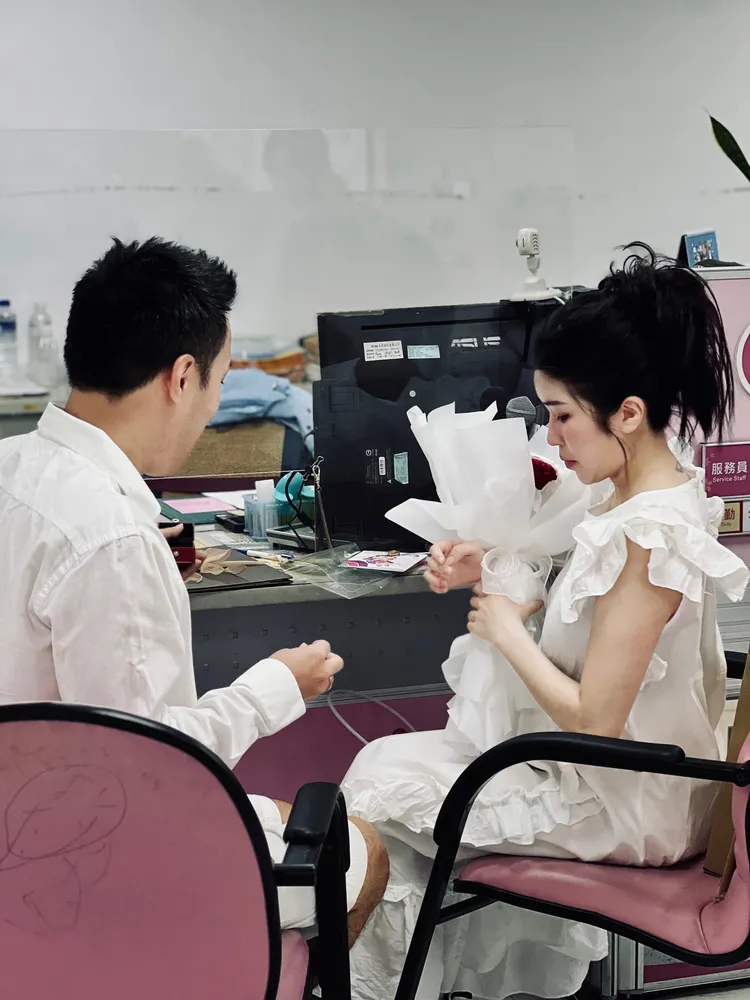 柔柔（右）讓浪子余祥銓回頭轉正。鴻凱娛樂提供