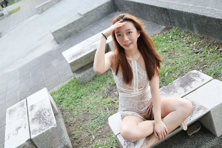 已經玩衝浪四年的Krystal自認還是個初學者。鄭孟晃攝