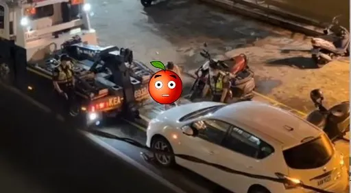 違停泳池外遭拖吊 女車主拚了!「穿泳衣赤腳」衝出求警救愛車