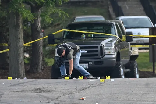 不是爸爸嫁禍的！美孕婦遭2歲兒從背後開槍誤射　一屍兩命