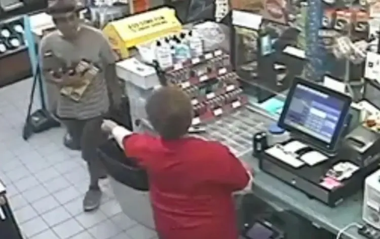 現場目擊者建議，公司如果關心員工的話，應該修改政策。翻攝twitter/ NEW YORK POST