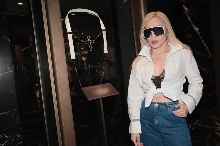 Tina Craig私下收藏有不少CIindy Chao的珠寶作品。彭欣偉攝