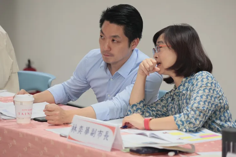 蔣萬安（左起）先前和副市長林奕華到中央溝通協調私幼補助。資料照，彭欣偉攝