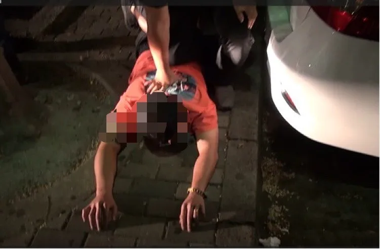 警方在國道三號清水服務區逮捕嫌犯。民眾提供