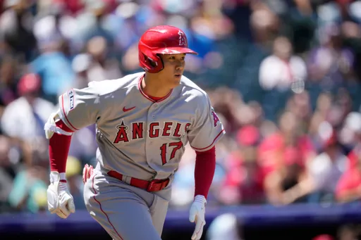 來看大谷翔平時速183公里暴力揮擊!展華麗快腿衝上三壘