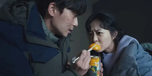 朴敘俊當朴寶英老公超災難 《水泥烏托邦》遇大地震嚇到失魂