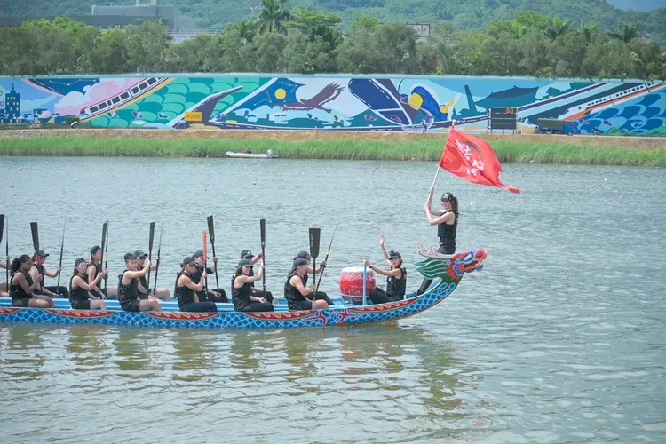 房思瑜愛上槳類運動。TVBS提供