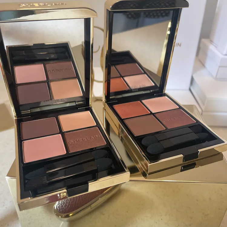 高訂深邃四色眼彩盤#258（左）、#910（右），各3350元。張家玲攝