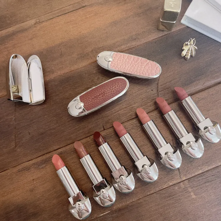 7款Rouge G紅寶之吻高訂唇膏新色，（左至右）#03、#08、#15、#159、#139、#539、#819，各1250元。張家玲攝