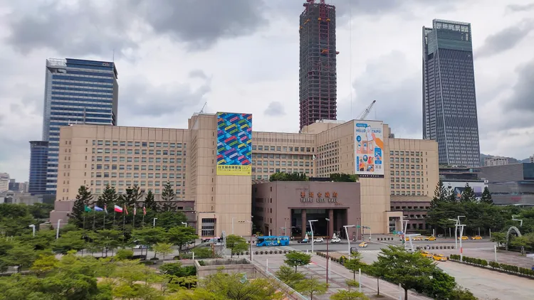 洪婉臻指出，性騷案從前朝柯市府時代，一路到現在蔣市府。資料照