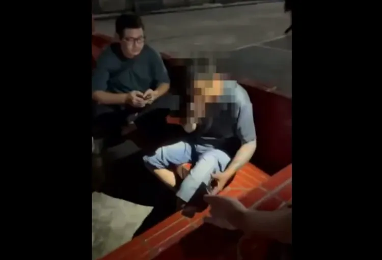 警方找到周男時他還一臉睡眼惺忪。翻攝畫面