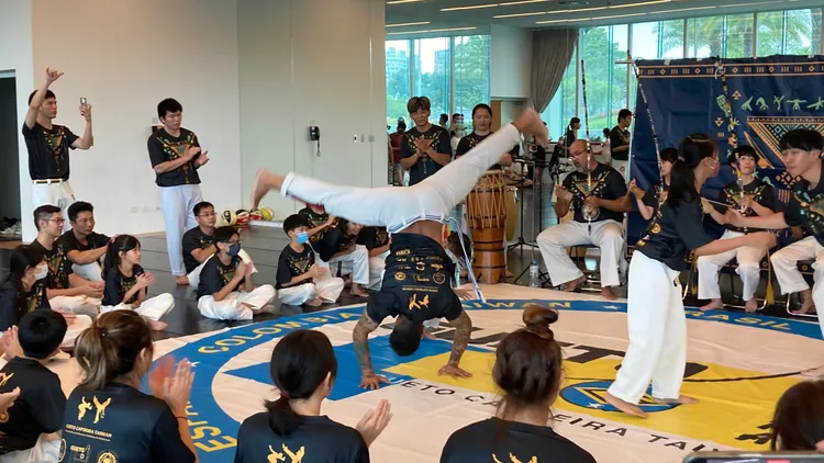 3日由GUETO Capoeira Taiwan舉辦第一屆巴西戰舞晉級頒帶典禮及成果演出。翻攝畫面