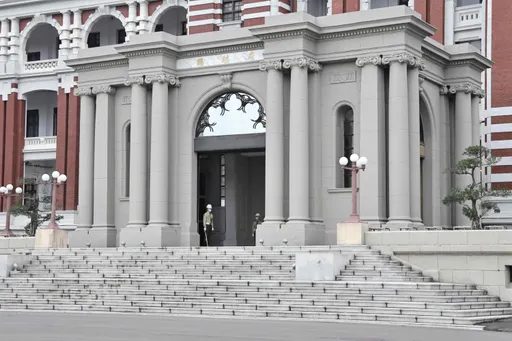 總統府資政爆性騷情節曝光！　拍臀摸腿問女黨工「男友有沒有給你陪睡費」