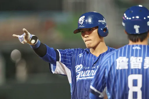 富邦悍將李宗賢3安猛打賞!9上敲超前安 送樂天桃猿3連敗