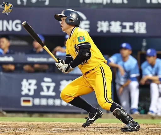 中信兄弟江坤宇3安猛打賞 富邦悍將上半季確定爭冠無望