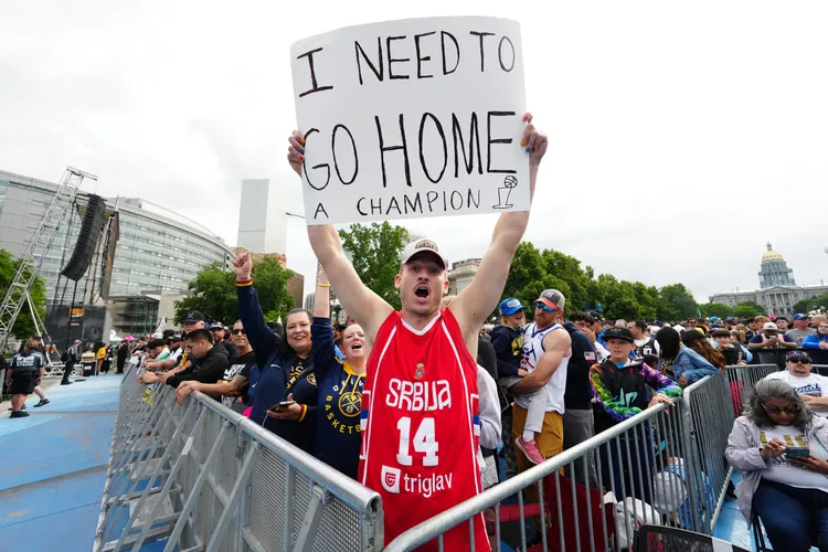 「我得回家」。路透社