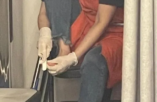 噁！店長摳腳後煮咖啡　南韓連鎖店為「腳皮咖啡」道歉