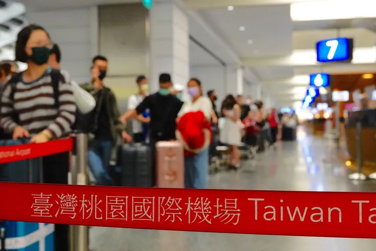 王國材指出，將分散航班起飛時間因應。資料照