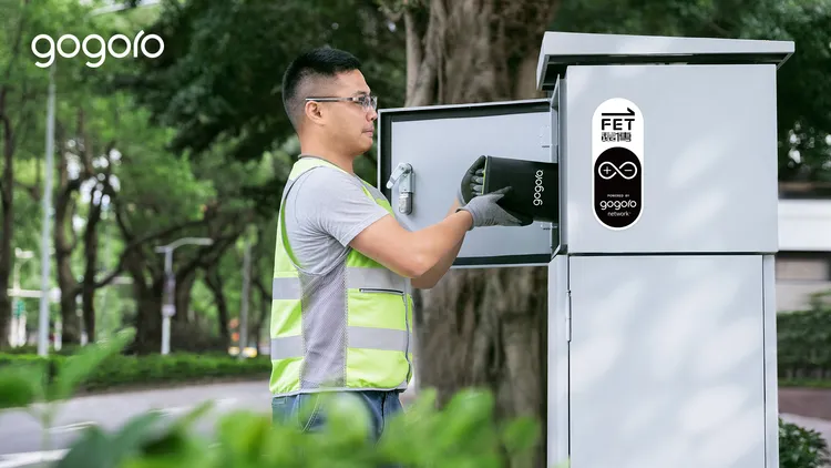 當遇到長時間電力異常，維運團隊可以比照電動機車能源補充的模式進行換電。業者提供