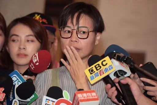 黃舒湄出面痛批易智言不夠格當老師　被控也是霸凌者「我願概括承受」