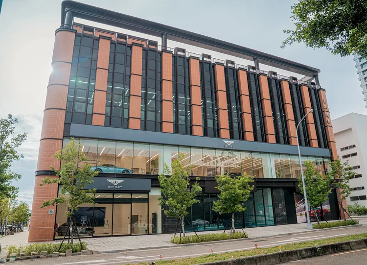 Bentley Taichung展示與售後服務中心，位於台中市西屯區龍富路五段185號。業者提供