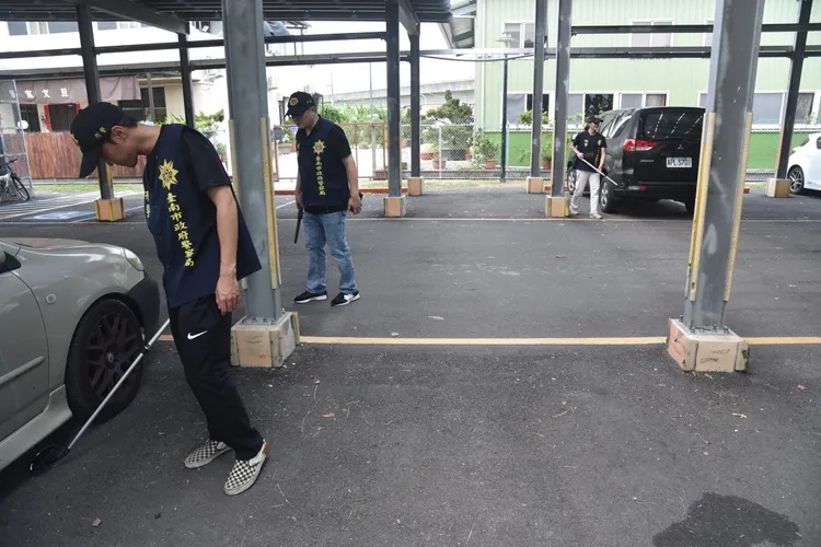 警方清查可疑人車。警方提供