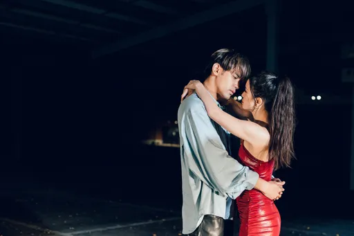 陳零九飛冰島又奔美國搭上混血辣模 豔福不淺女伴一直換