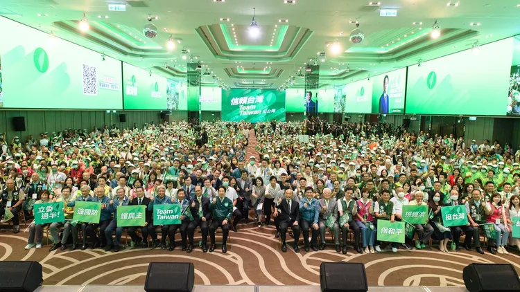 現場湧入4000名支持者相挺。賴清德競辦提供