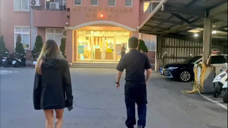 長腿妹被警方通知到案。大園警分局提供