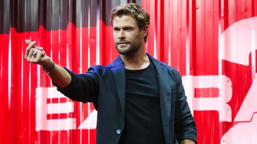 「雷神」漢斯沃《驚天營救2》玩火賣命　澄清因阿茲海默症引退