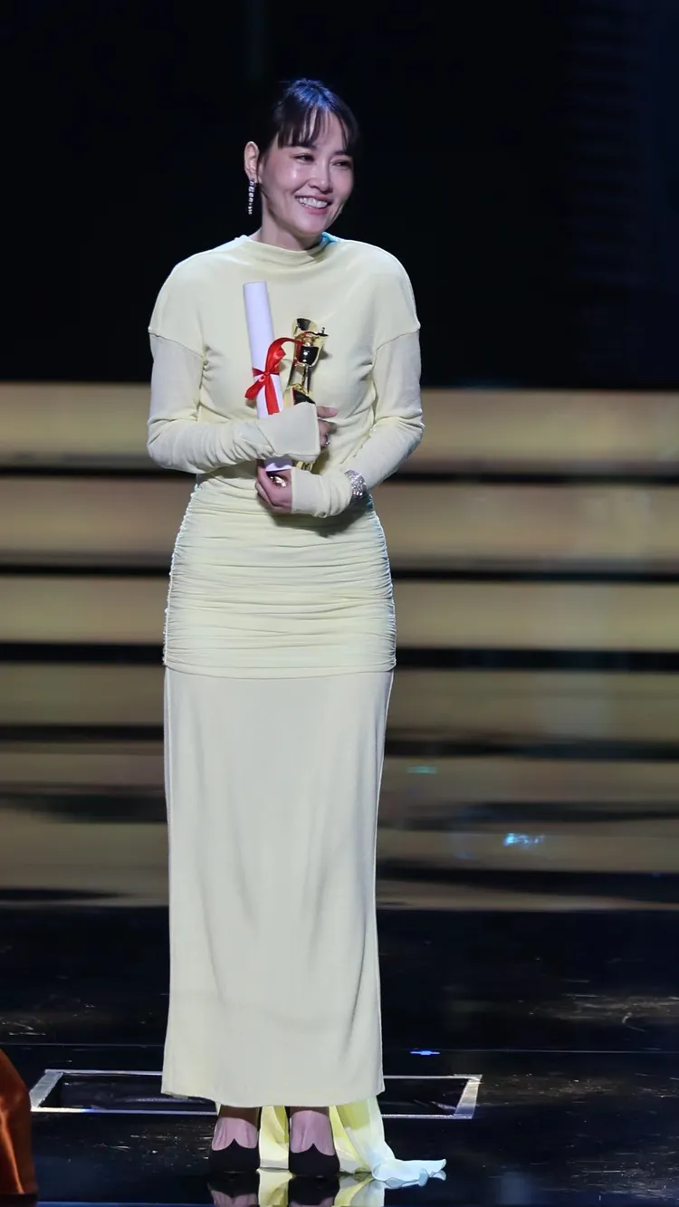 影后頒給菊地凜子。新華社